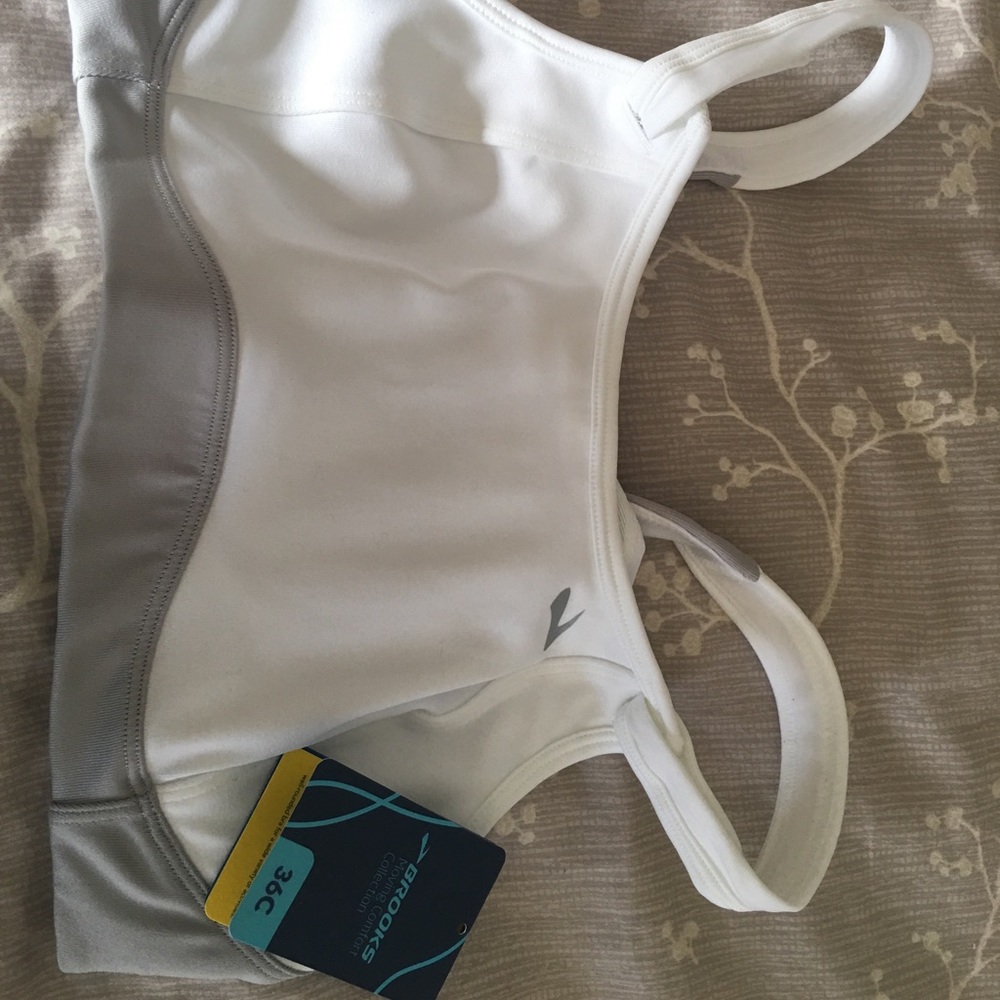 Brooks sports bra